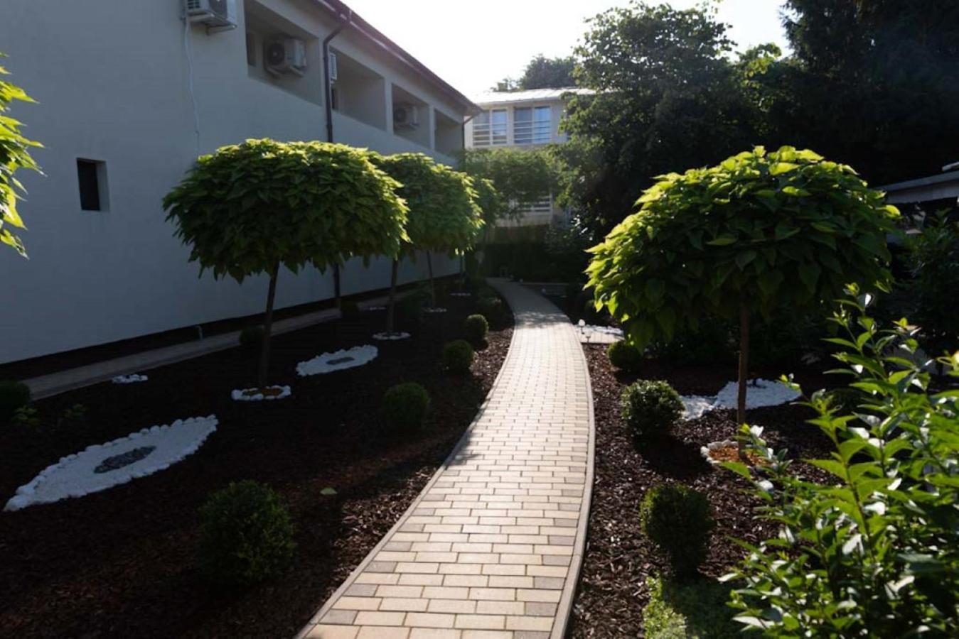 Anca Hotel Saturn Exterior photo